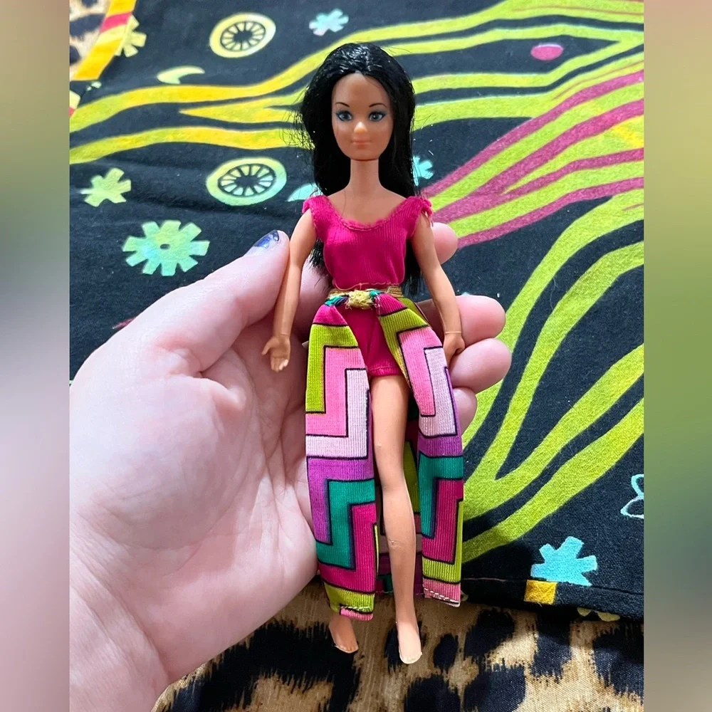 Vintage 1970’s Mattel Rock Flowers RARE Iris Black Hair 6 1/2” Fashion Doll